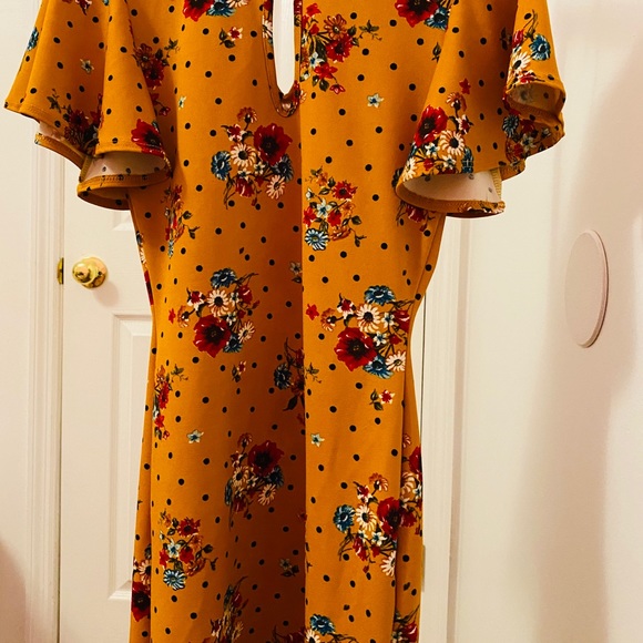 DRESSCODE L.A. Size M. Mustard Yellow Dress. - Picture 4 of 16